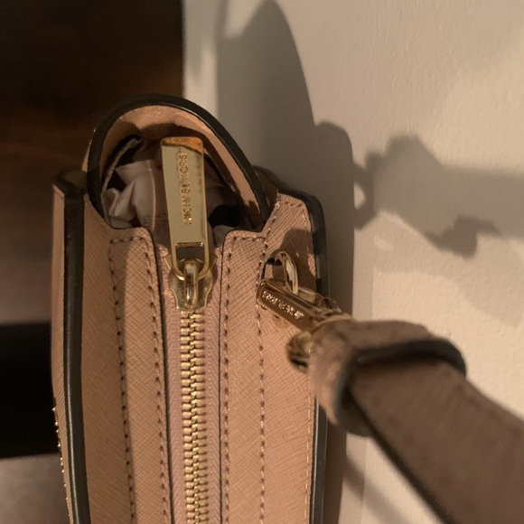 MICHEAL KORS Selma Small Crossbody - Picture 3 of 3